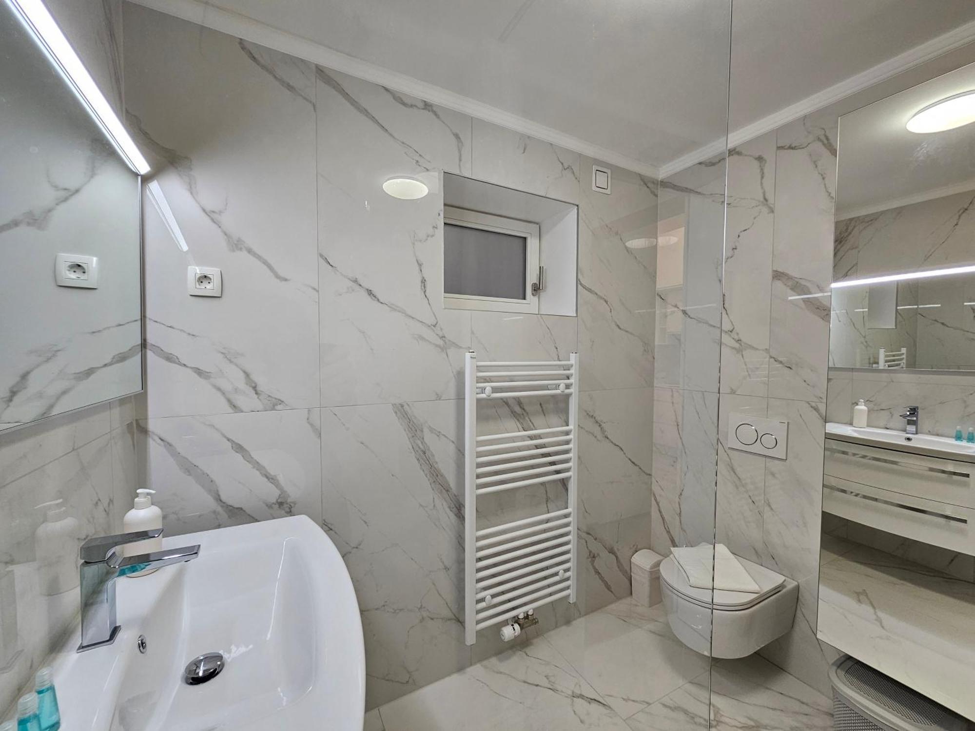 Relaxed Escape In The Old Town - App Sviti Tour As Apartment Ljubljana